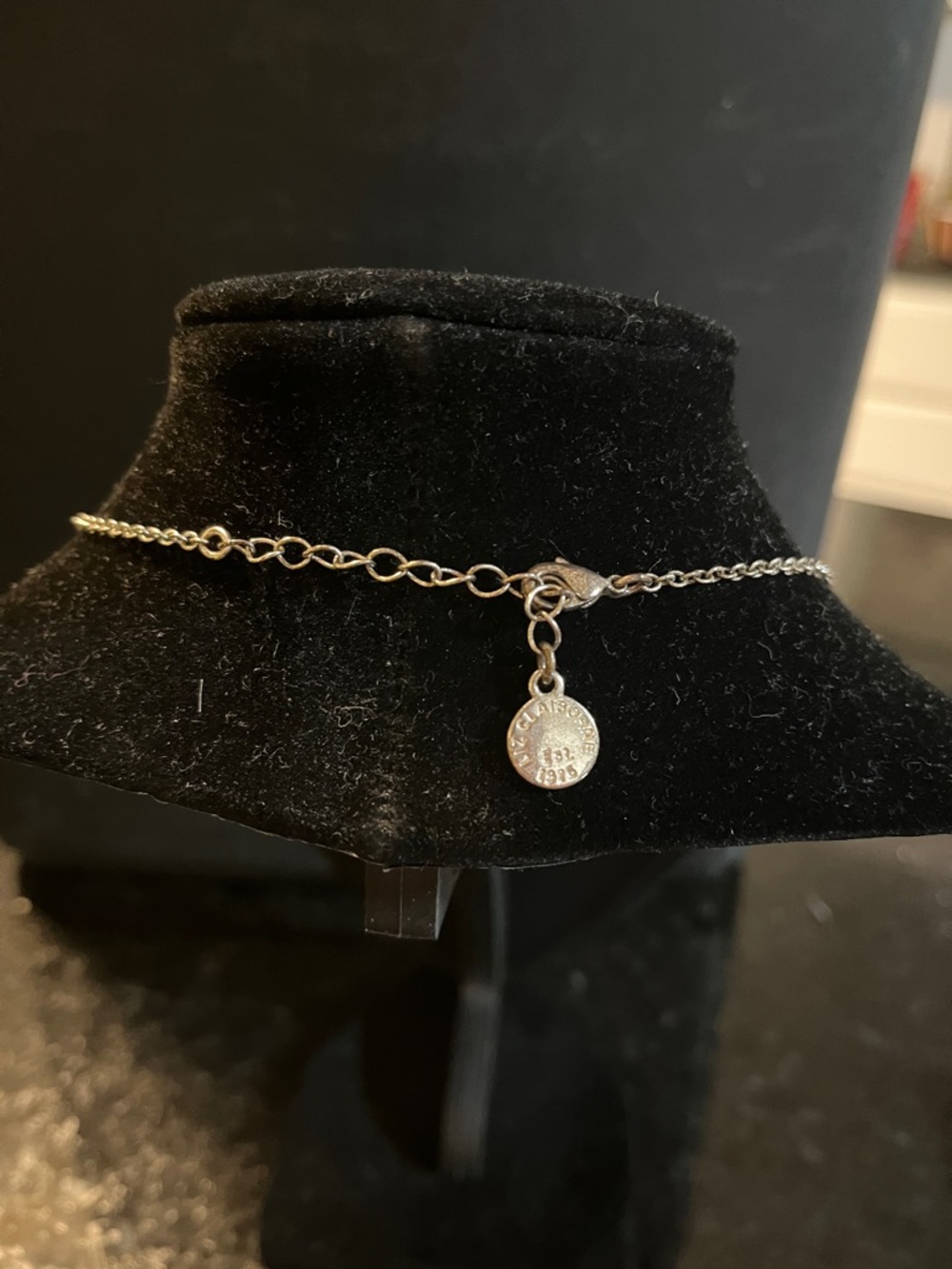 Liz Claiborne Cream Oval Pendant Necklace with Silver-Tone Chain - Picture 2 of 2